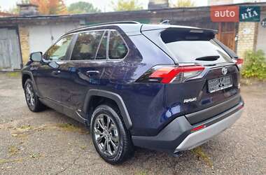 Внедорожник / Кроссовер Toyota RAV4 2023 в 