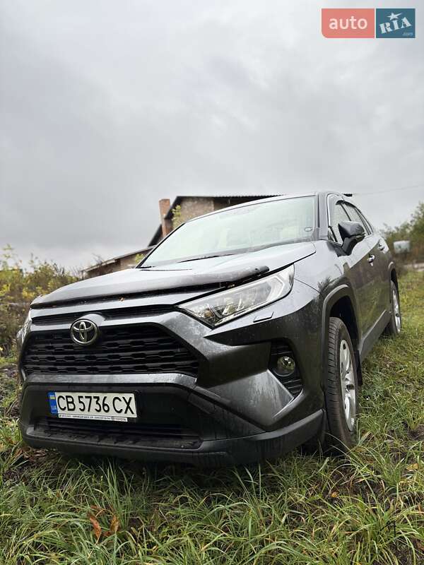 Позашляховик / Кросовер Toyota RAV4 2020 в Прилуках