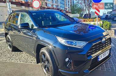 Позашляховик / Кросовер Toyota RAV4 2021 в Умані