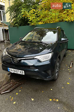 Внедорожник / Кроссовер Toyota RAV4 2017 в Киеве
