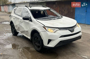 Внедорожник / Кроссовер Toyota RAV4 2018 в Харькове