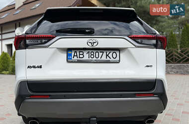 Позашляховик / Кросовер Toyota RAV4 2020 в 