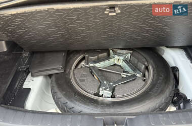 Позашляховик / Кросовер Toyota RAV4 2020 в 