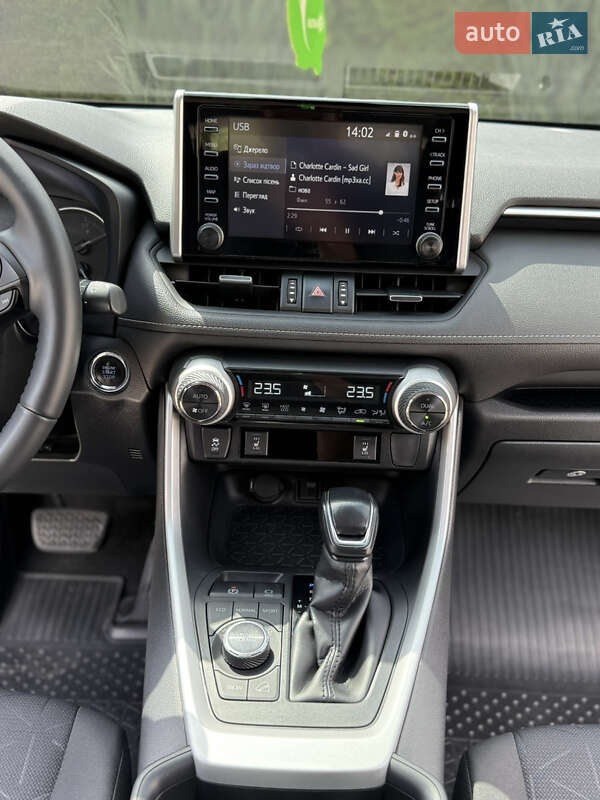 Позашляховик / Кросовер Toyota RAV4 2020 в Тульчині