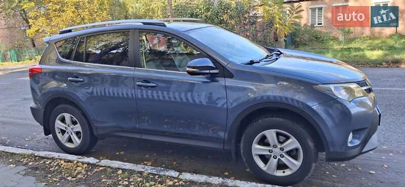 Внедорожник / Кроссовер Toyota RAV4 2014 в Звягеле