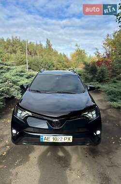 Позашляховик / Кросовер Toyota RAV4 2017 в Новомосковську
