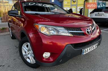 Позашляховик / Кросовер Toyota RAV4 2015 в Києві