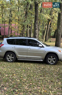 Внедорожник / Кроссовер Toyota RAV4 2011 в 