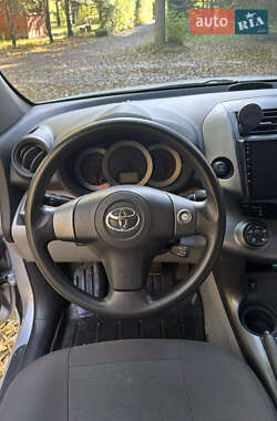 Внедорожник / Кроссовер Toyota RAV4 2011 в 