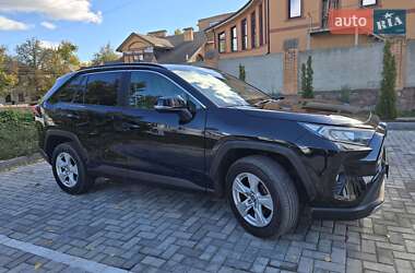 Внедорожник / Кроссовер Toyota RAV4 2021 в 