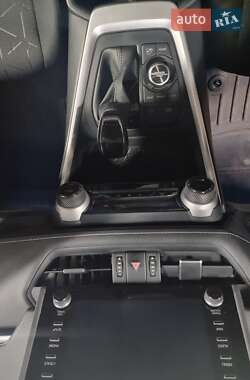 Внедорожник / Кроссовер Toyota RAV4 2022 в 