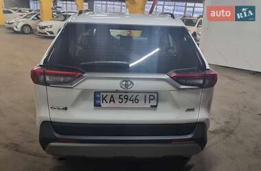 Внедорожник / Кроссовер Toyota RAV4 2022 в 