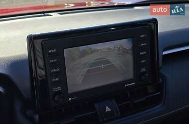 Внедорожник / Кроссовер Toyota RAV4 2021 в 