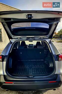 Внедорожник / Кроссовер Toyota RAV4 2022 в 
