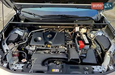 Внедорожник / Кроссовер Toyota RAV4 2022 в 