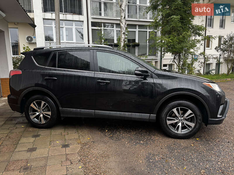 Позашляховик / Кросовер Toyota RAV4 2016 в Львові фото 5 Позашляховик / Кросовер Toyota RAV4 2016 в Львові