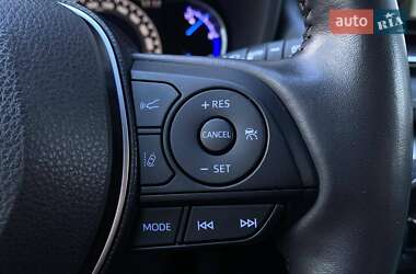Внедорожник / Кроссовер Toyota RAV4 2019 в 