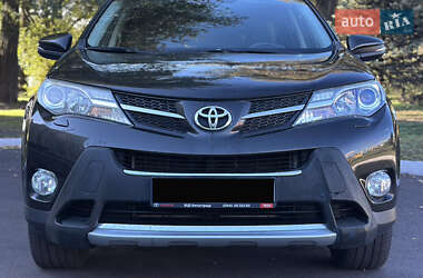 Внедорожник / Кроссовер Toyota RAV4 2014 в 
