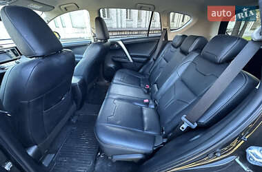 Внедорожник / Кроссовер Toyota RAV4 2014 в 