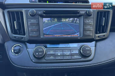 Внедорожник / Кроссовер Toyota RAV4 2014 в 