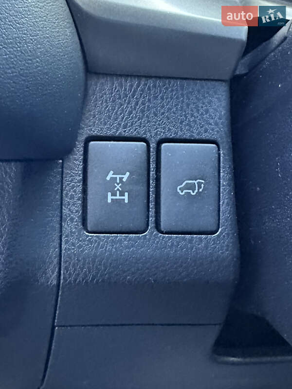 Внедорожник / Кроссовер Toyota RAV4 2014 в Днепре