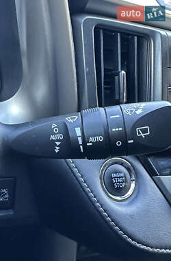 Внедорожник / Кроссовер Toyota RAV4 2014 в 