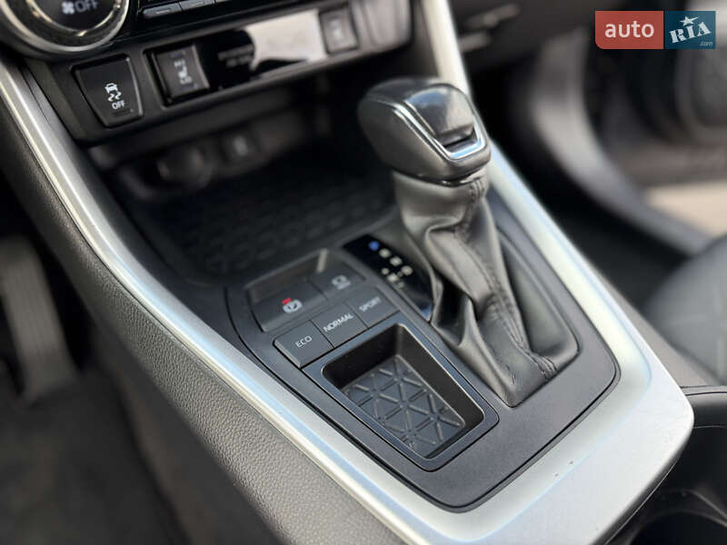 Внедорожник / Кроссовер Toyota RAV4 2022 в Киеве