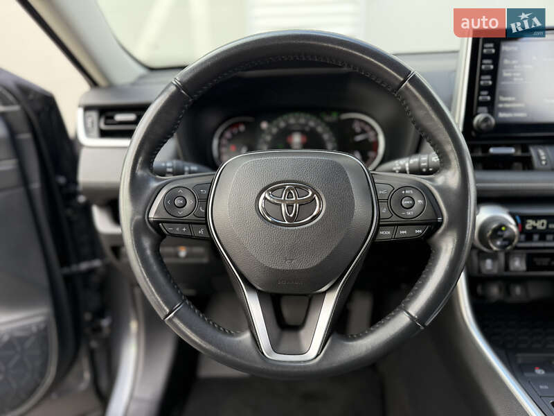 Внедорожник / Кроссовер Toyota RAV4 2022 в Киеве