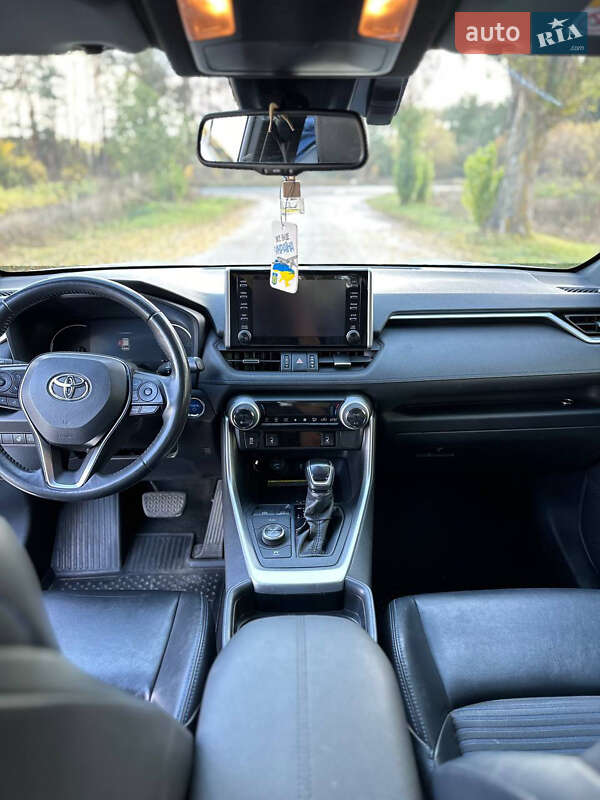 Внедорожник / Кроссовер Toyota RAV4 2020 в Харькове