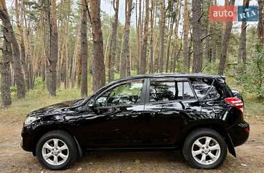 Внедорожник / Кроссовер Toyota RAV4 2012 в 
