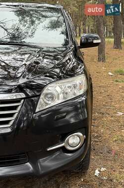 Внедорожник / Кроссовер Toyota RAV4 2012 в 