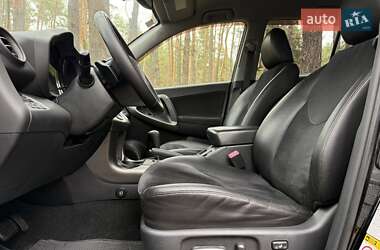 Внедорожник / Кроссовер Toyota RAV4 2012 в 
