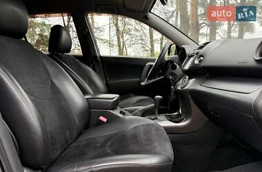 Внедорожник / Кроссовер Toyota RAV4 2012 в 