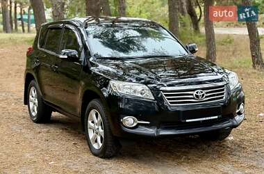 Внедорожник / Кроссовер Toyota RAV4 2012 в 