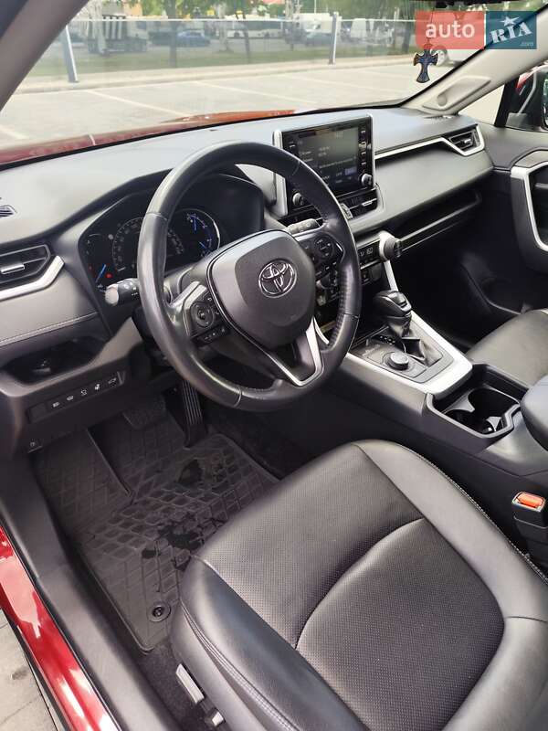 Внедорожник / Кроссовер Toyota RAV4 2020 в Днепре