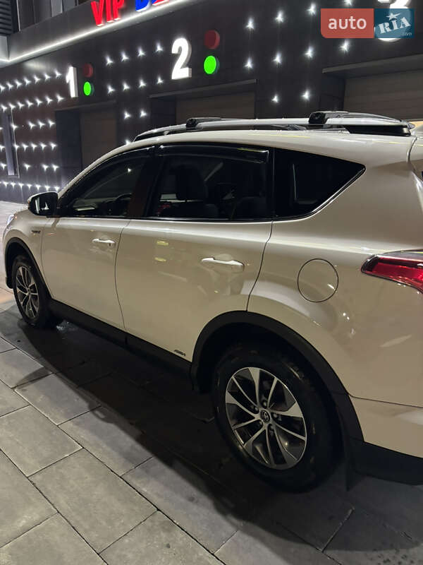 Внедорожник / Кроссовер Toyota RAV4 2016 в Харькове