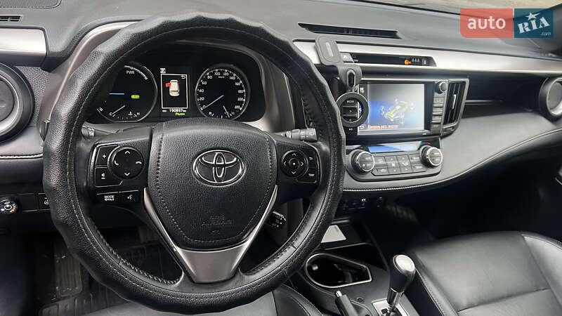 Внедорожник / Кроссовер Toyota RAV4 2017 в Хмельницком