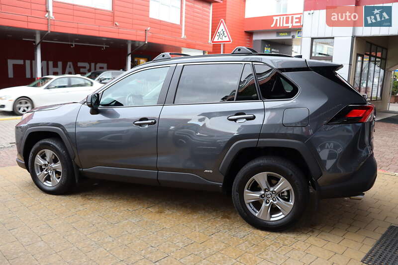 Внедорожник / Кроссовер Toyota RAV4 2023 в Львове
