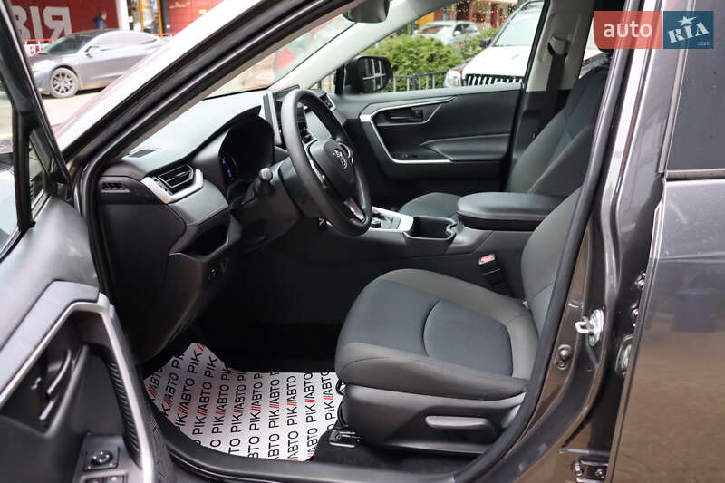 Внедорожник / Кроссовер Toyota RAV4 2023 в Львове
