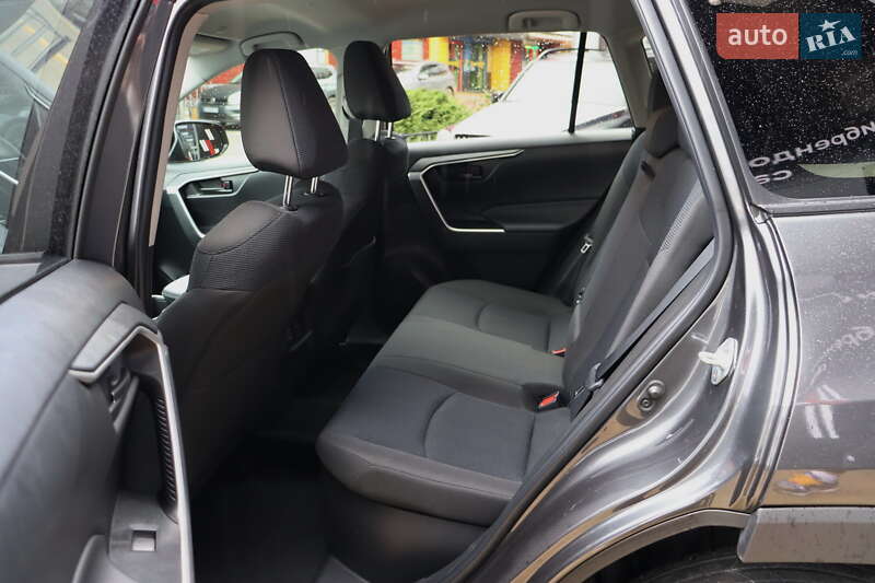 Внедорожник / Кроссовер Toyota RAV4 2023 в Львове