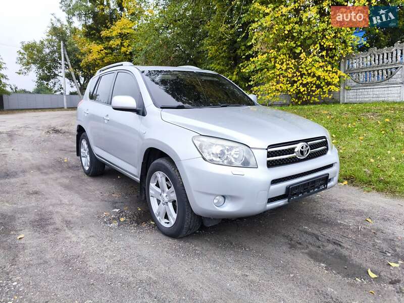 Внедорожник / Кроссовер Toyota RAV4 2006 в Черкассах