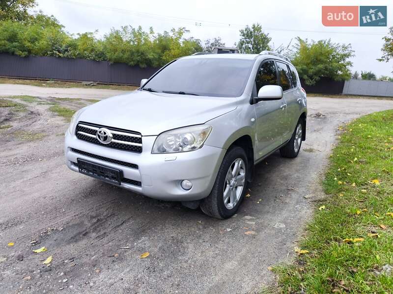 Внедорожник / Кроссовер Toyota RAV4 2006 в Черкассах