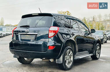 Внедорожник / Кроссовер Toyota RAV4 2010 в 