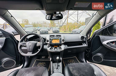 Внедорожник / Кроссовер Toyota RAV4 2010 в 