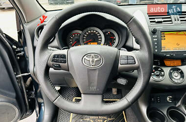 Внедорожник / Кроссовер Toyota RAV4 2010 в 
