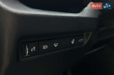 Внедорожник / Кроссовер Toyota RAV4 2020 в 