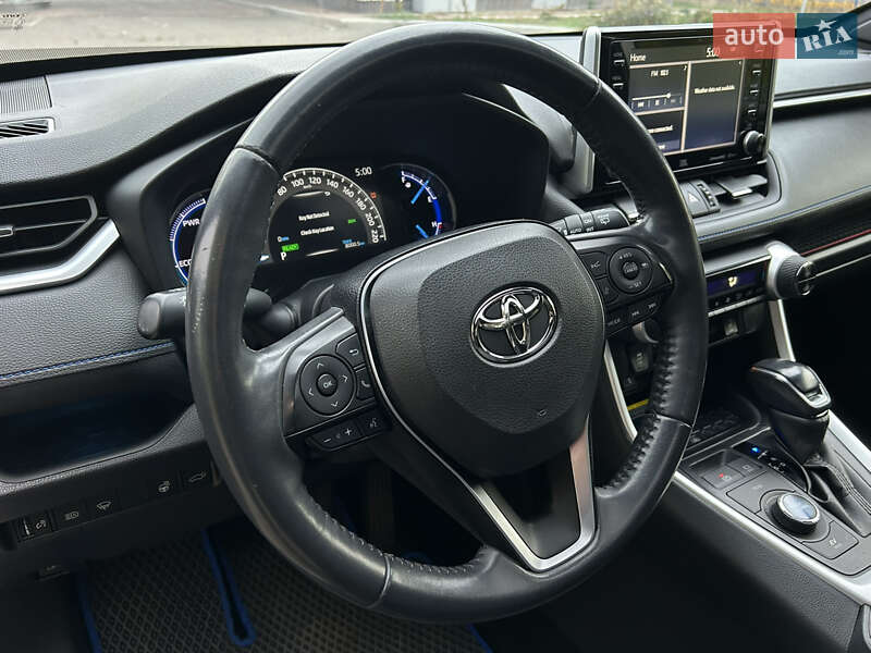 Внедорожник / Кроссовер Toyota RAV4 2020 в Николаеве