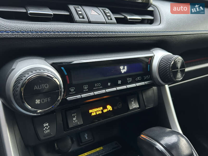 Внедорожник / Кроссовер Toyota RAV4 2020 в Николаеве