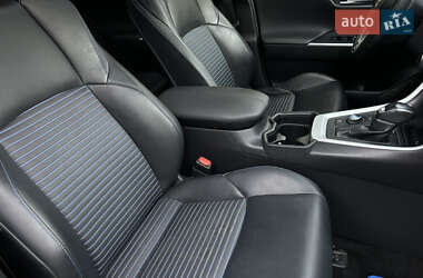 Внедорожник / Кроссовер Toyota RAV4 2020 в 