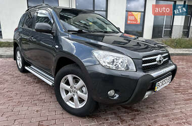 Позашляховик / Кросовер Toyota RAV4 2008 в Рівному